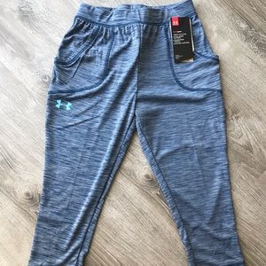 Girls Under Armour loose fit Capri Pant